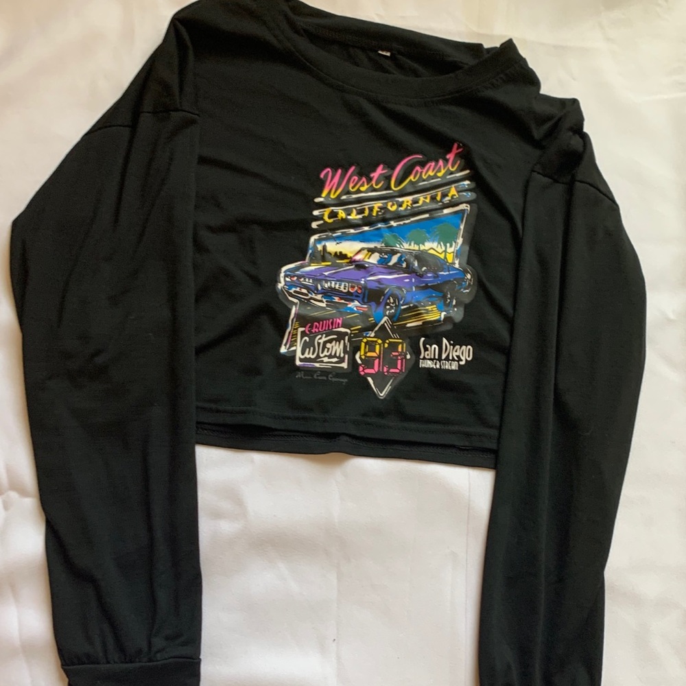 Black Long Sleeve Cropped Tee With Vintage Car